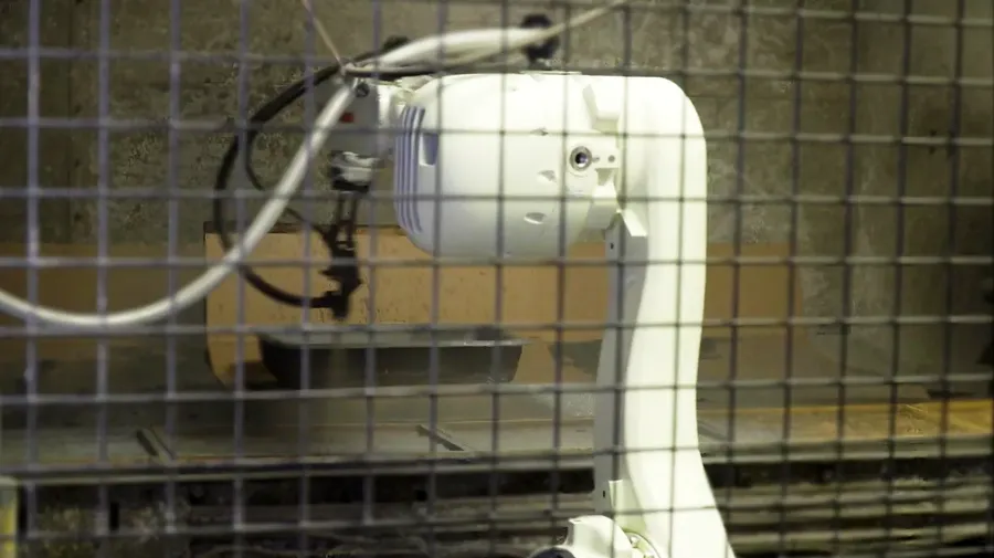 Robotic Spraying in Harsh Environment Kawasaki Robotics RS080N